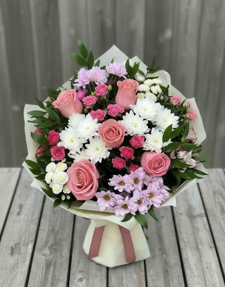 Букет цветов из: Альстромерии, Гвоздики, Розы и Хризантемы в Новотитаровской