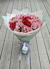 Букет цветов из:  Альстромерии в Новотитаровской