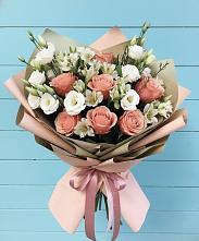 Букет цветов из:  Розы, Альстромерии и Лизиантусы #REPLACE_PRED# Новотитаровской