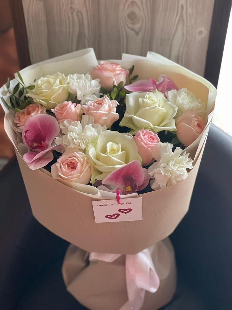 Букет цветов из: Орхидеи, Розы и Гвоздики в Новотитаровской