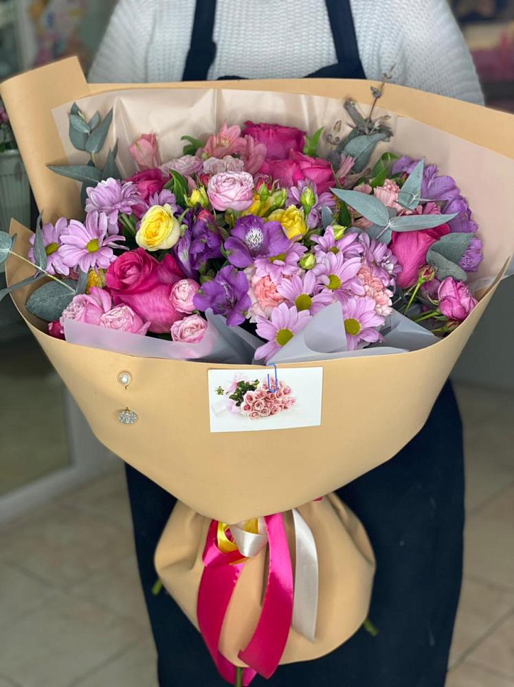 Букет цветов из: Хризантемы, Гвоздики и Альстромерии в Новотитаровской