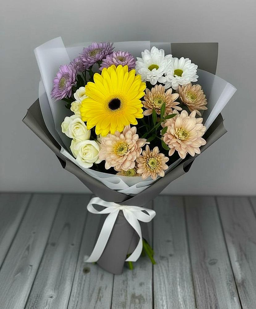 Букет цветов из: Розы, Герберы и Хризантемы в Новотитаровской