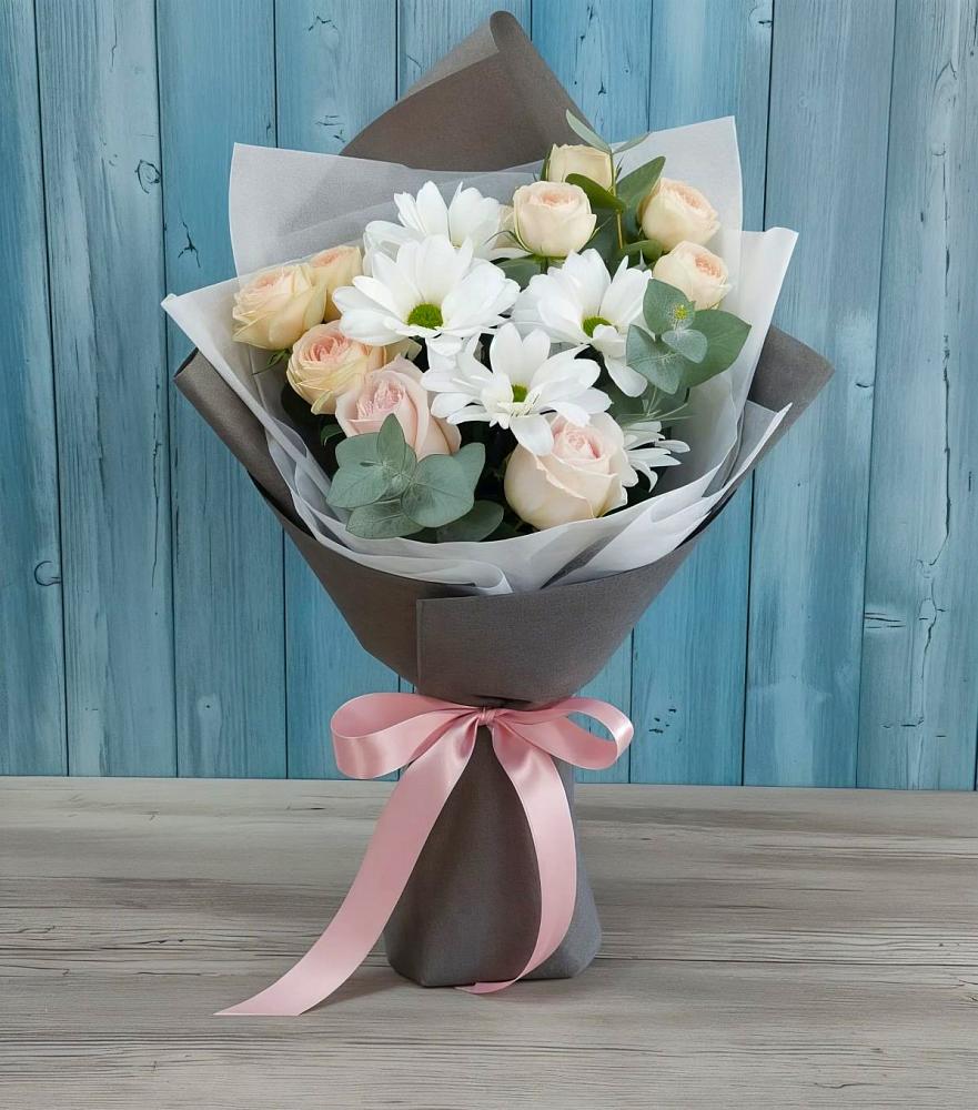 Букет цветов из: Хризантемы и Розы в Новотитаровской