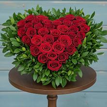 Цветочная композиция из Розы в виде сердца в Новотитаровской