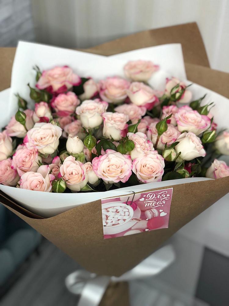 Букет цветов из: Розы в Новотитаровской