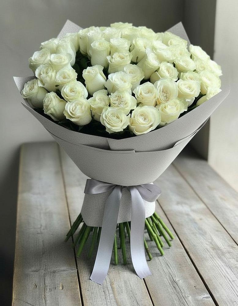 Букет 35 Белых роз в Новотитаровской