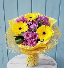 Букет цветов из:  Хризантемы и Герберы в Новотитаровской