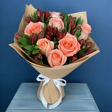 Букет цветов из:  Розы и Альстромерии в Новотитаровской