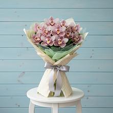 Букет цветов из:  Орхидеи и Розы в Новотитаровской