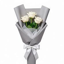 Букет 3 белые розы в Новотитаровской