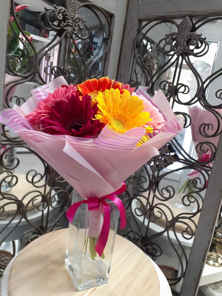 Букет цветов из: Герберы в Новотитаровской