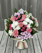 Букет цветов из:  Альстромерии, Гвоздики, Розы и Хризантемы в Новотитаровской