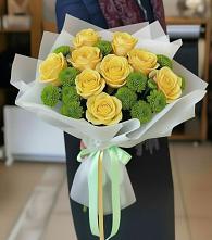 Букет цветов из:  Хризантемы и Розы в Новотитаровской