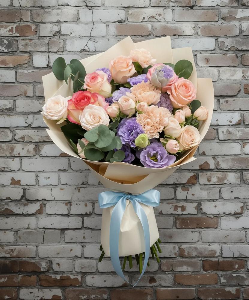 Букет цветов из: Розы, Лизиантусы и Гвоздики в Новотитаровской