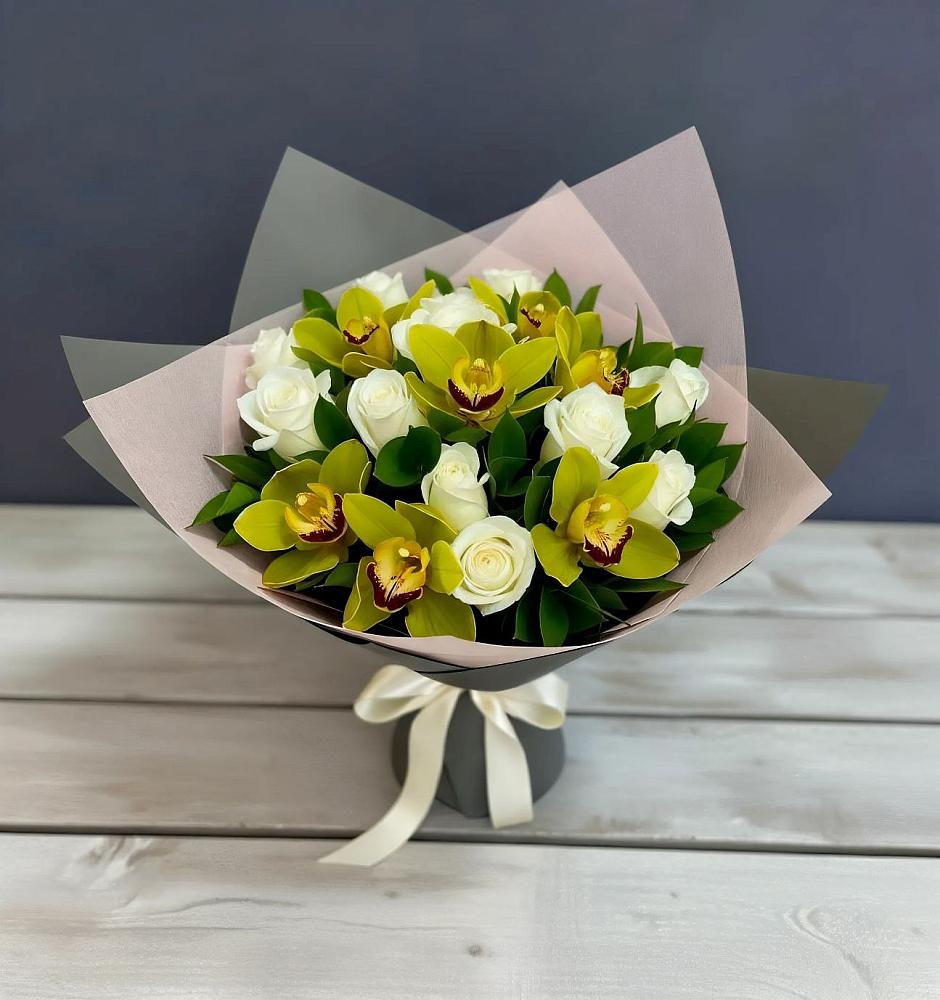 Букет цветов из: Орхидеи и Розы в Новотитаровской