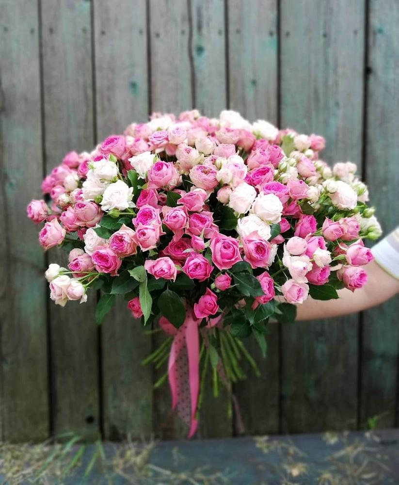 Букет Розовые кустовые розы Натали и Лав Лидия в Новотитаровской