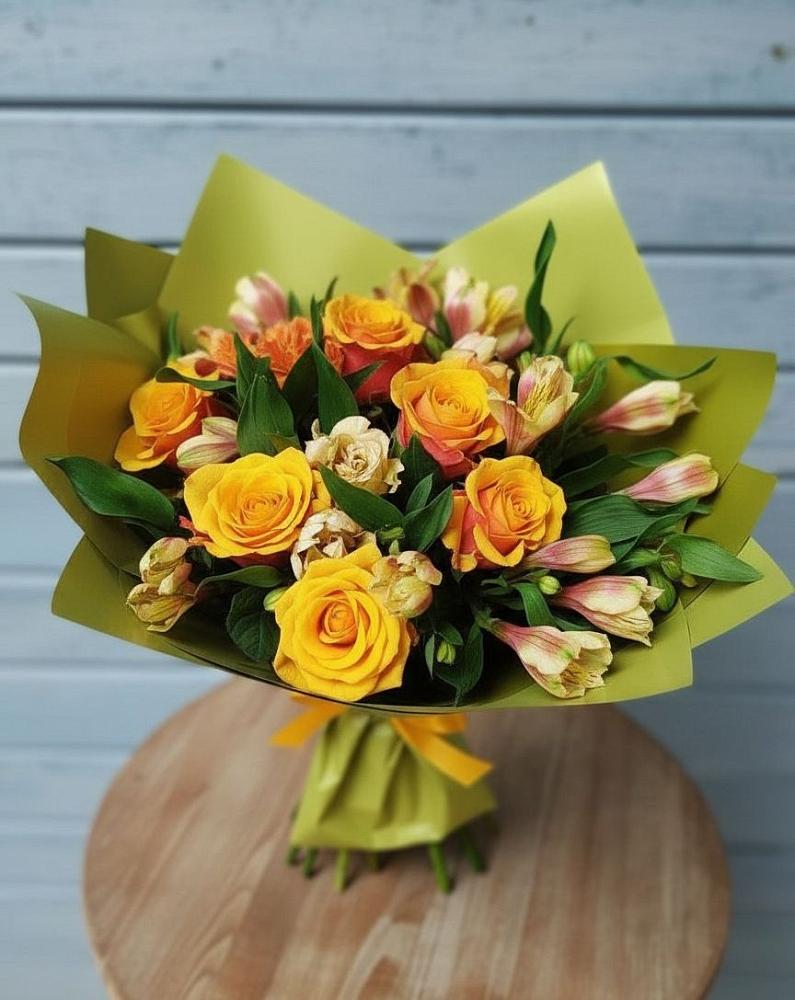 Букет цветов из: Альстромерии и Розы в Новотитаровской