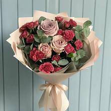 Букет цветов из:  Гвоздики и Розы в Новотитаровской